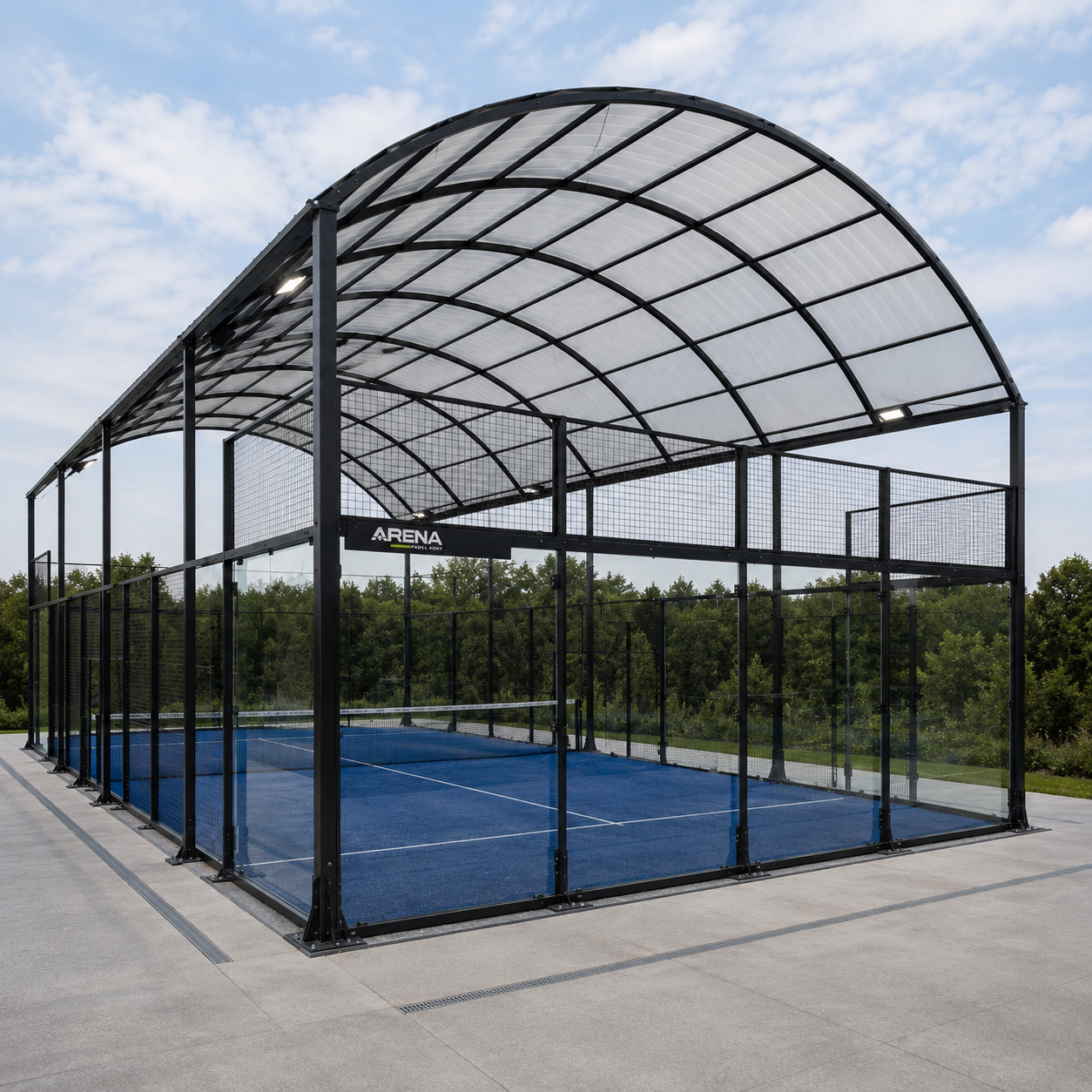 ustu-kapali-padel-kort.png